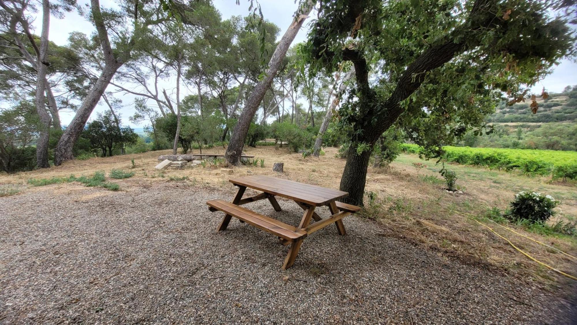 La Pinede, Logement Privatif Au Chateau Aumes Bagian luar foto